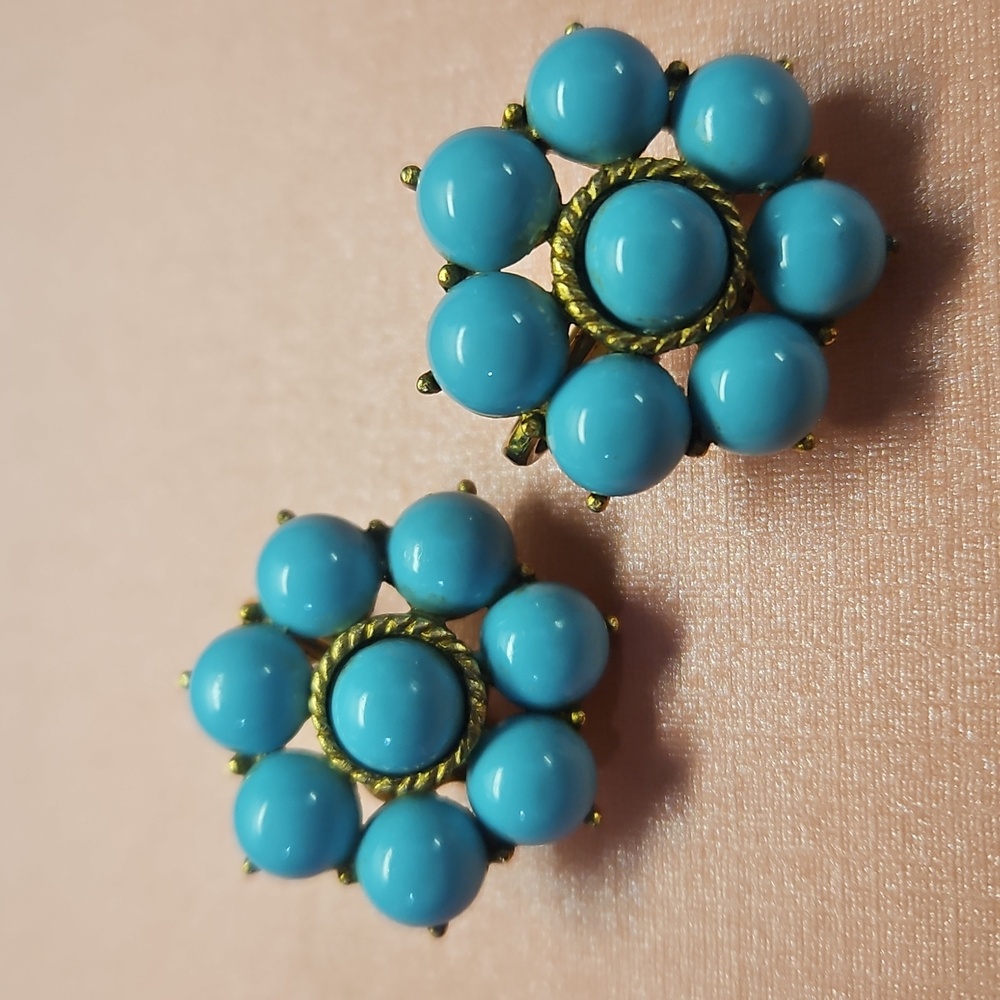 Elegant Gold and Blue Floral Earrings - Picture 2 of 10